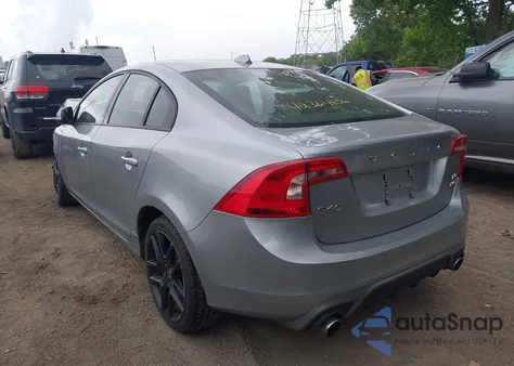 2018 Volvo S60 T5 Dynamic из США, поврежденный, VIN YV140MTL8J2460375